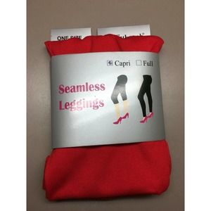 Euberah NEW RED Capri Seamless Leggings One Size Fits Most Polyester/Spandex